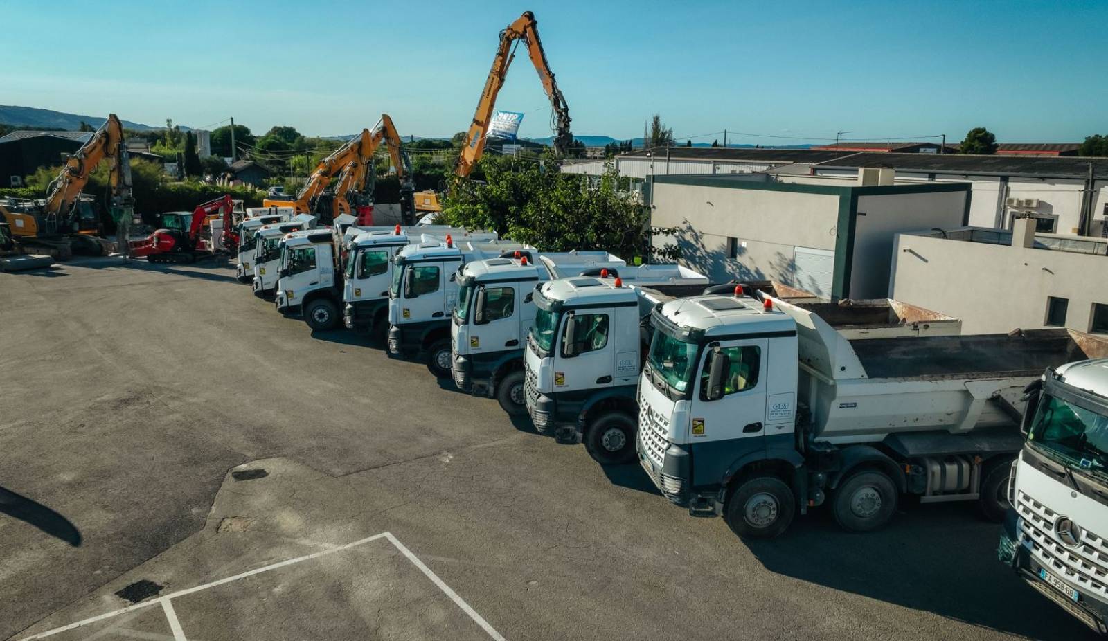 Flotte camions de transport gravats
