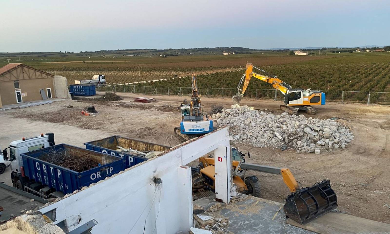 Démolition de béton à) Courthézon 84350