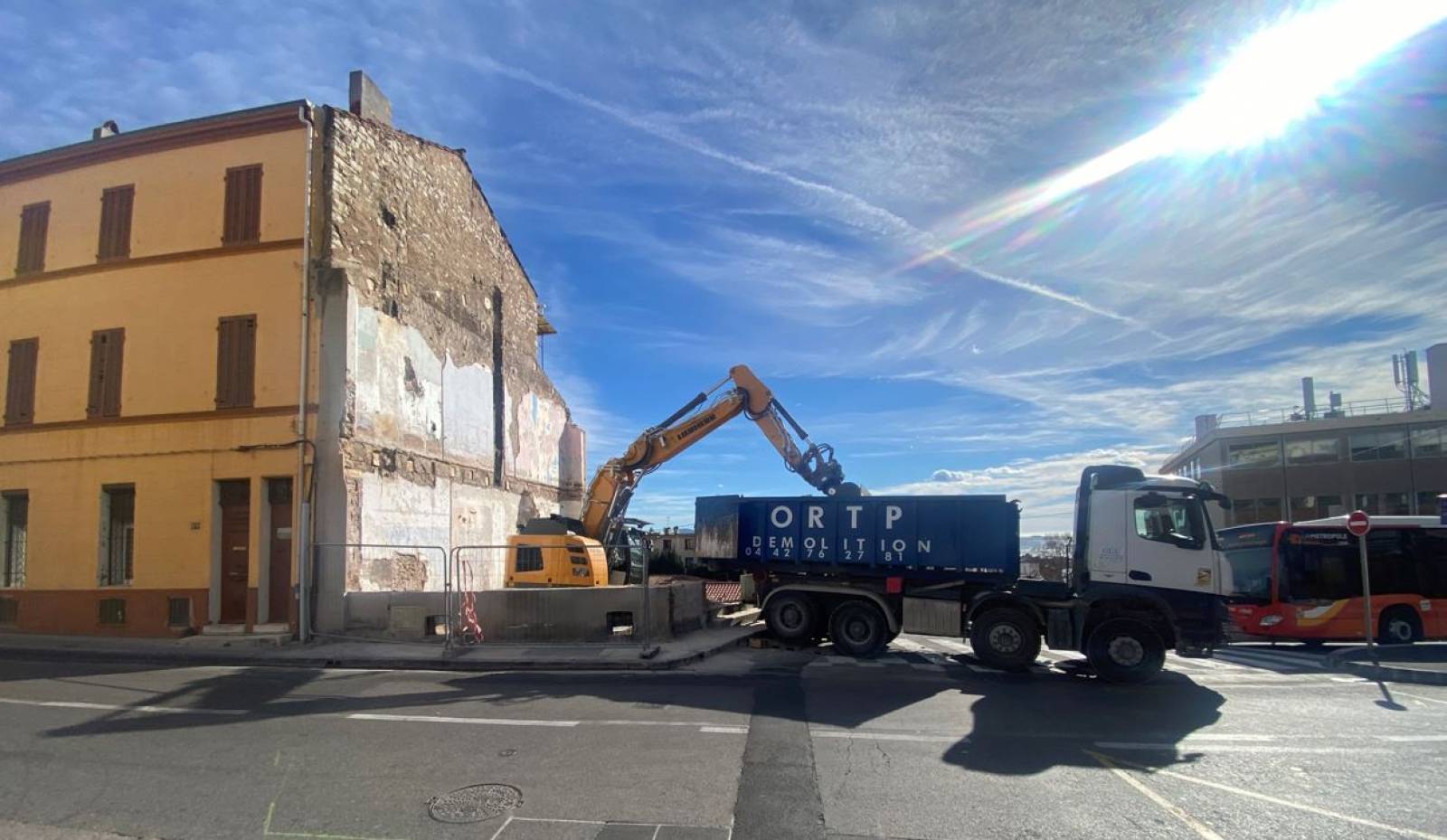 evacuation déblais de démolition 93 rue le pelletier 13016 marseille