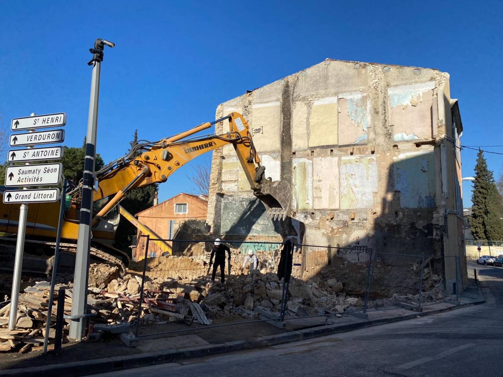 Démolition mécanique habitation région marseille