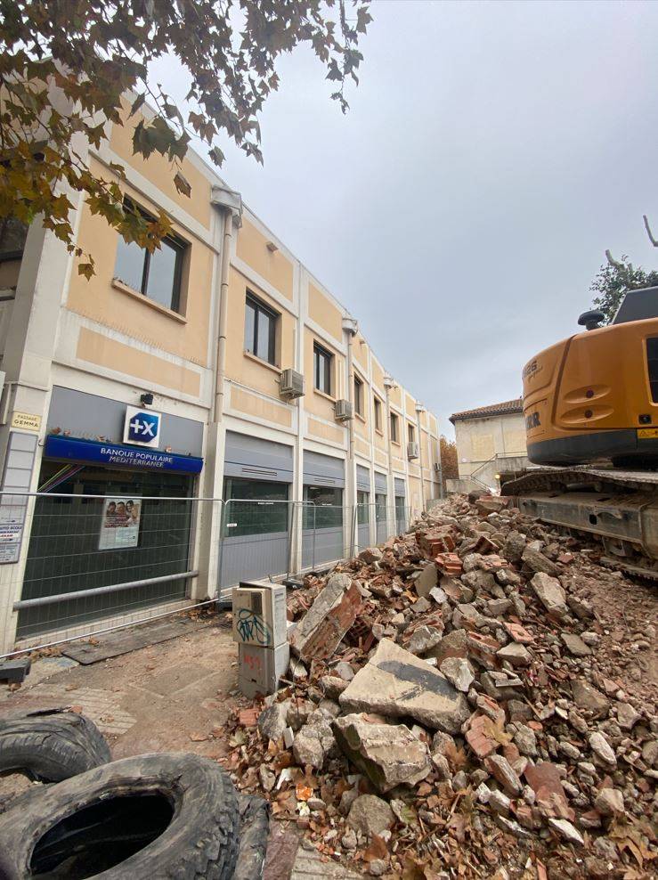 Repli de la protection de façade après démolition de bâtiments à Marignane (13700)