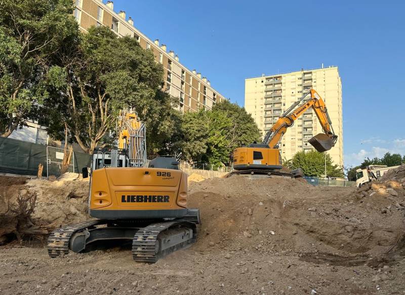 Terrassement en masse à la pelle mécanique à Marseille (13)