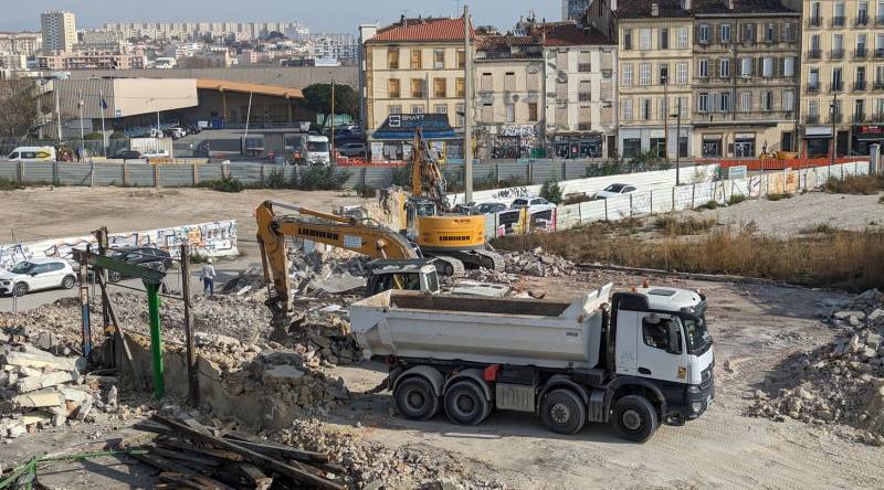 Démarrage de la second tranche de travaux de démolition du secteur Cazemajou à Marseille (13)