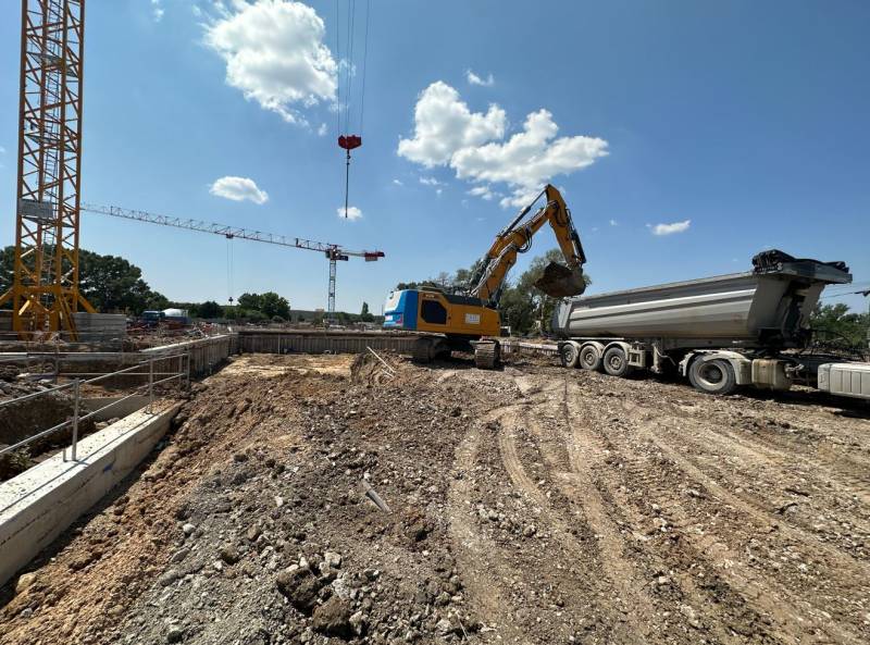 Chargement de terres polluées pour évacuation en centre agréé