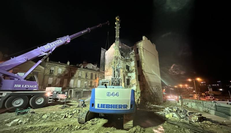 Démolition d'un ensemble d'immeubles de R+1 à R+3 à Marseille (13)