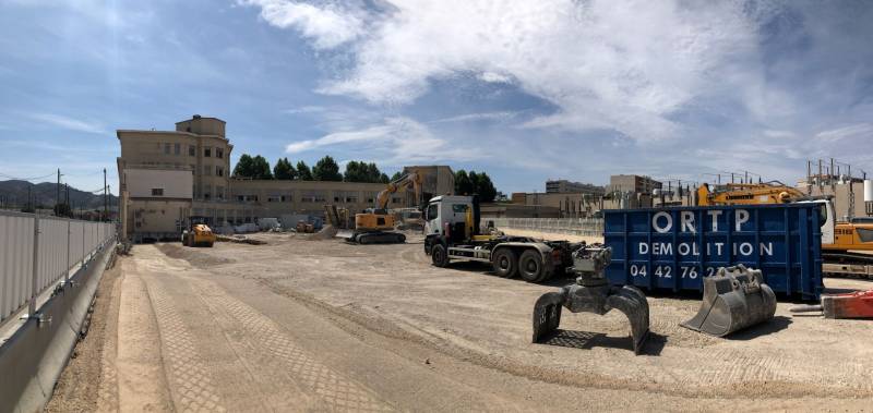 Nettoyage des emprises démolies suite à démolition dans le 8ème arrondissement de Marseille