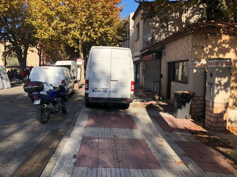 Bâtiment à démolir hypercentre de Marignane