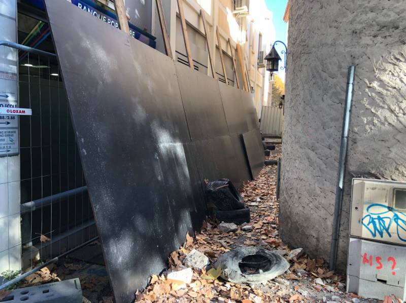 Protection de façade avant démolition d'un bâtiment