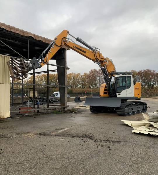 Démolition de bardage hangar industriel Arles 13200