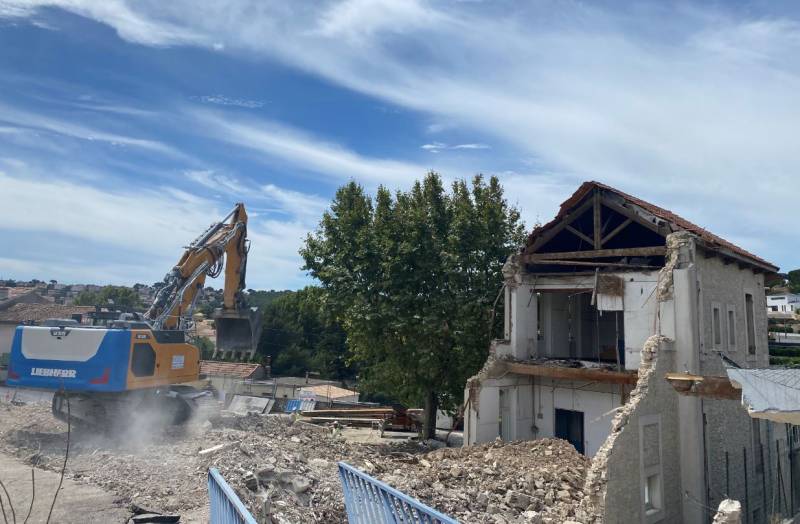 Démolition école région aixoise