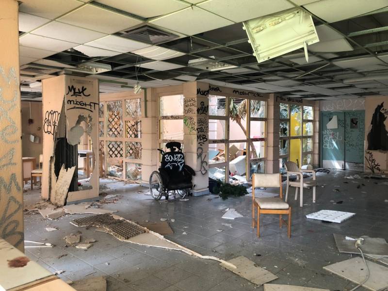 déconstruction hopital saint chamas