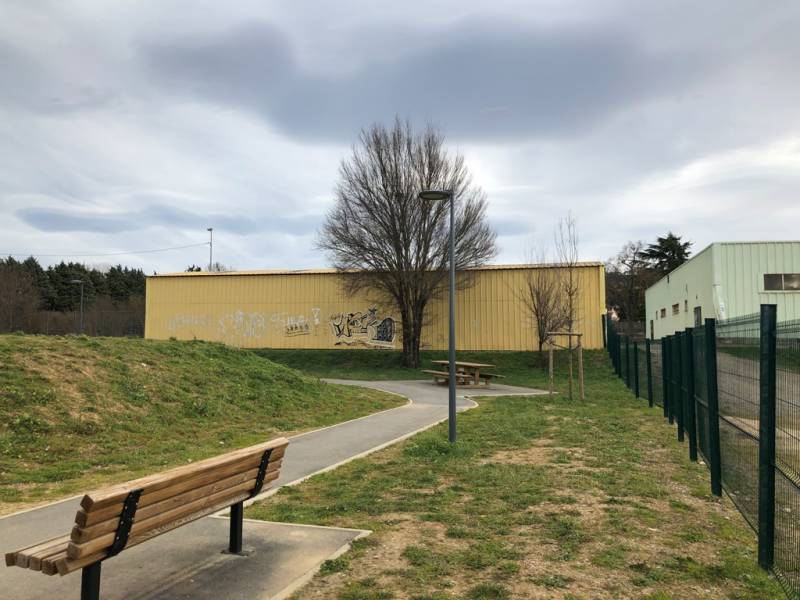 Démolition de hangars dans le var