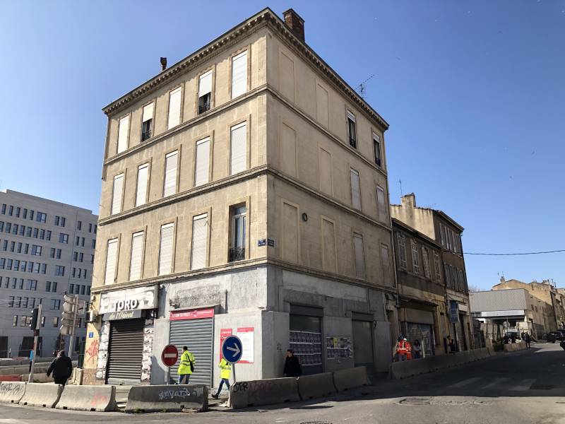 Démolition d'un immeuble d'habitation en R+3 en centre-ville de Marseille